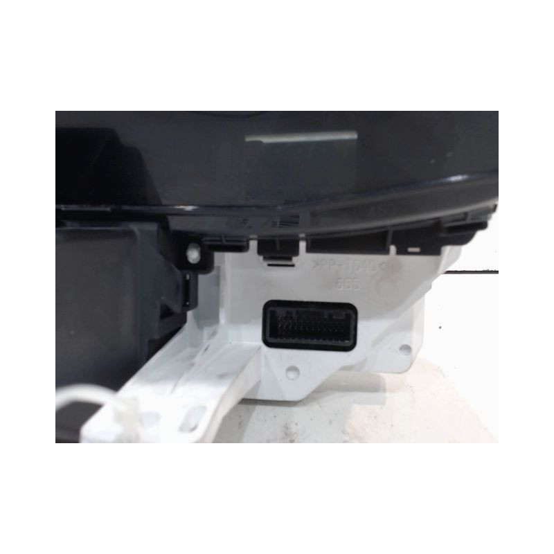 BLOC COMPTEURS TOYOTA YARIS