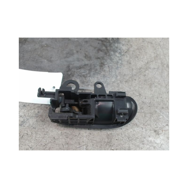 POIGNEE INTERIEURE PORTE AVANT DROIT TOYOTA YARIS -2003