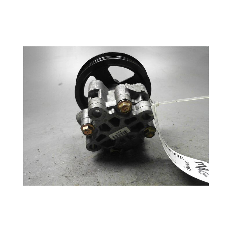 POMPE DIRECTION ASSISTEE TOYOTA AVENSIS