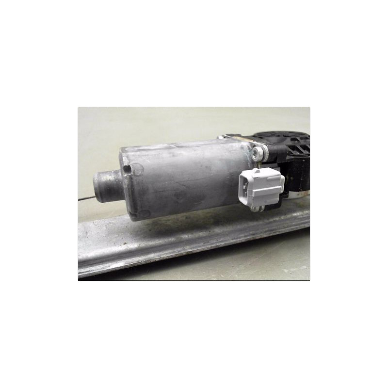 MECANISME LEVE-GLACE AVANT DROIT NISSAN ATLEON 04-