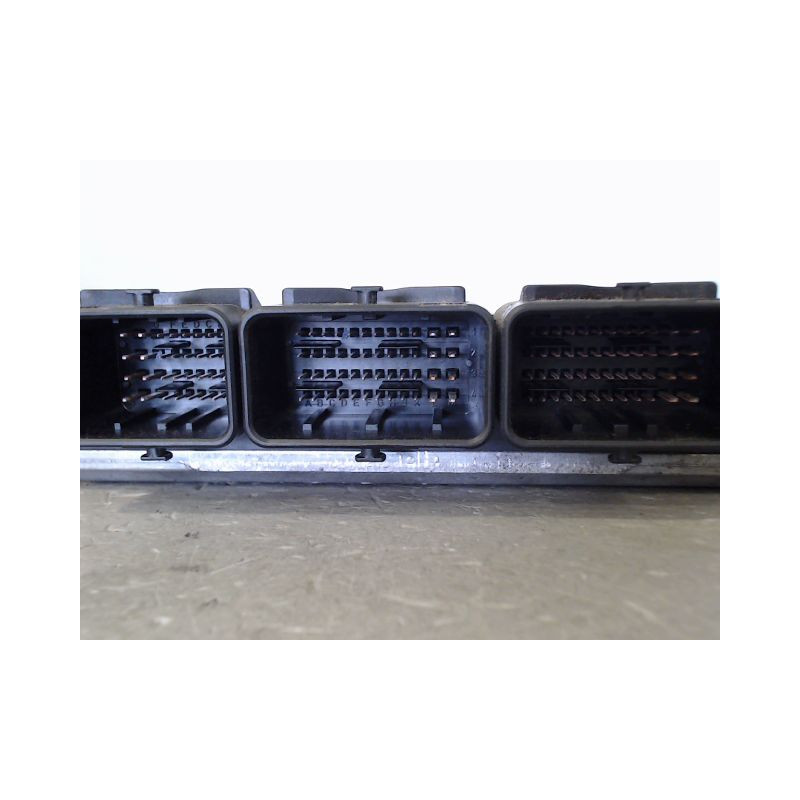 CALCULATEUR MOTEUR RENAULT VELSATIS