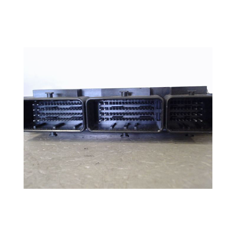 CALCULATEUR MOTEUR RENAULT TWINGO