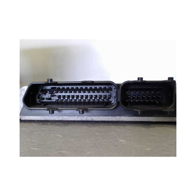 CALCULATEUR MOTEUR AUDI A3 -2000