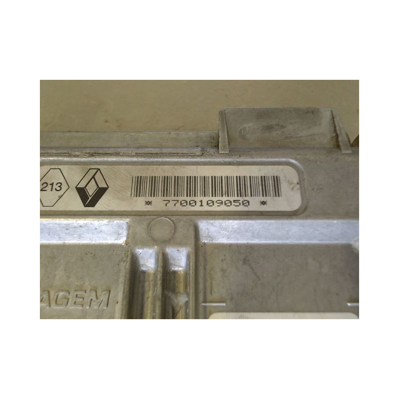 CALCULATEUR MOTEUR RENAULT TWINGO 93-98