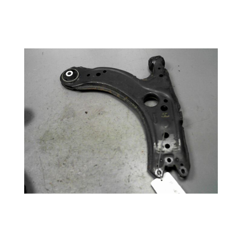 TRIANGLE INFERIEUR AVANT DROIT VOLKSWAGEN NEWBEETLE