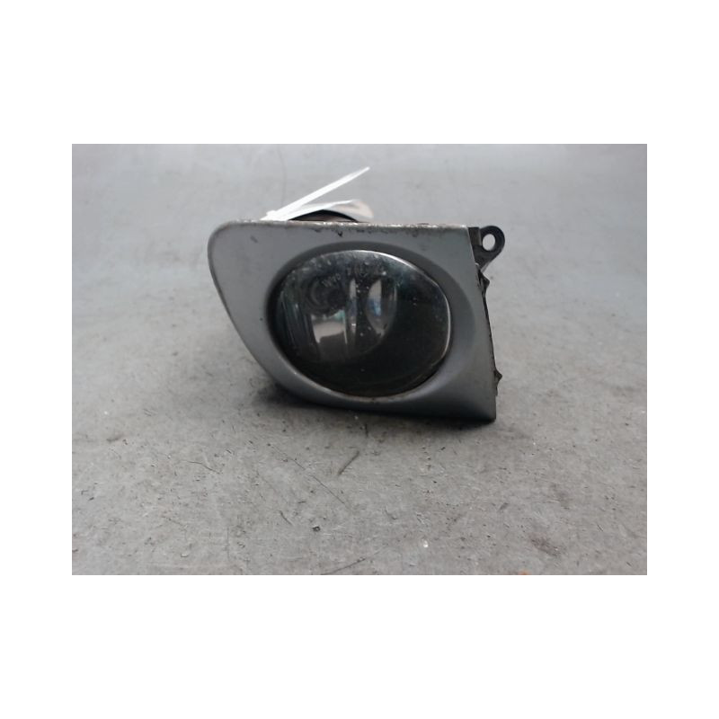 PHARE ANTIBROUILLARD AVANT DROIT AUDI A4 AVANT 99-2001