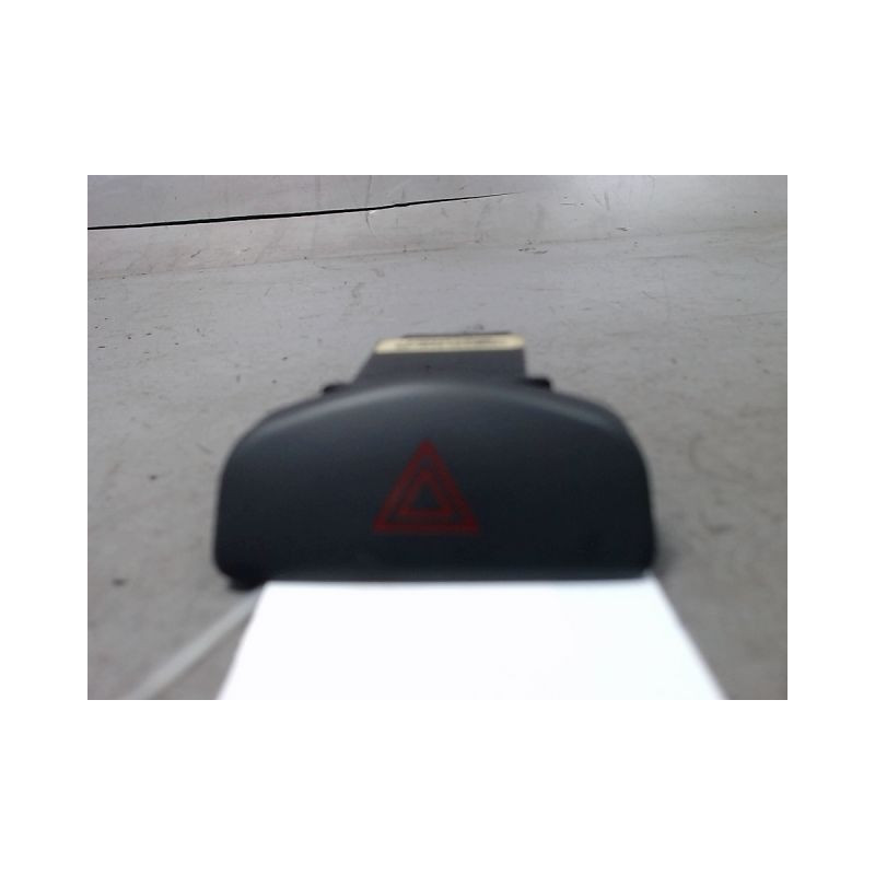 BOUTON DE WARNING KIA MAGENTIS