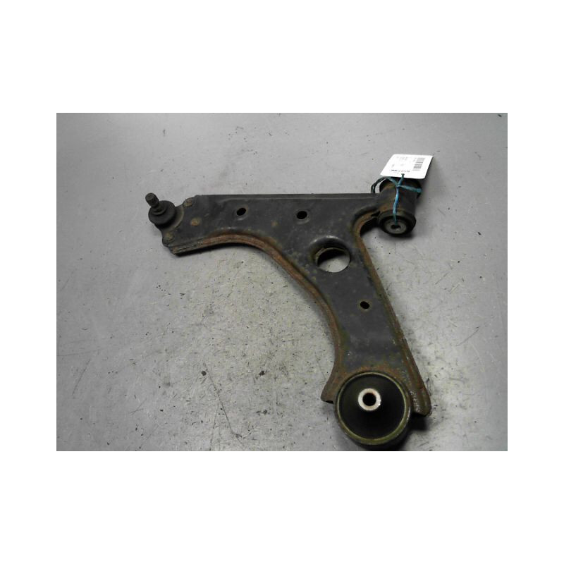 TRIANGLE INFERIEUR AVANT GAUCHE OPEL CORSA