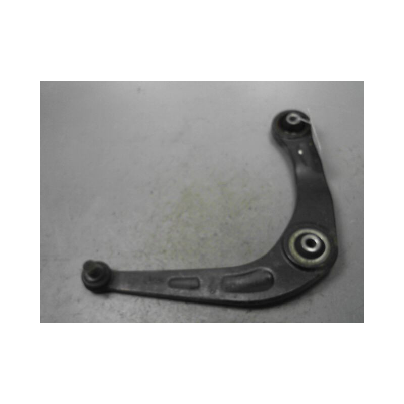 TRIANGLE INFERIEUR AVANT DROIT PEUGEOT 206