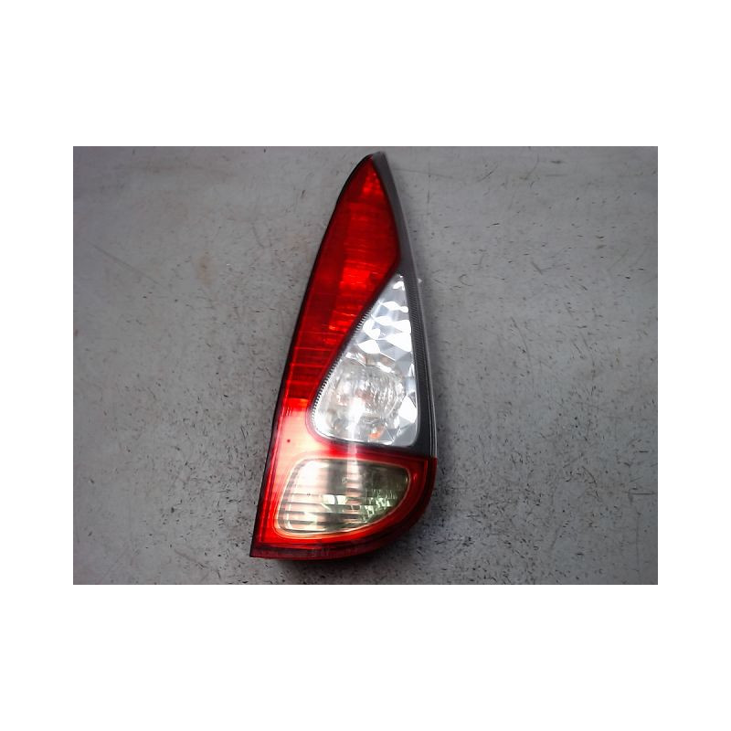 FEU ARRIERE DROIT TOYOTA YARIS VERSO 2003-