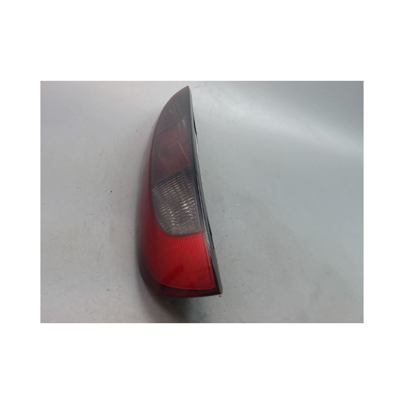 FEU ARRIERE GAUCHE  OPEL CORSA III Phase 1 (C) 2000-2003