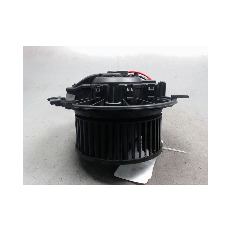 MOTEUR VENTILATEUR CHAUFFAGE VOLKSWAGEN TIGUAN