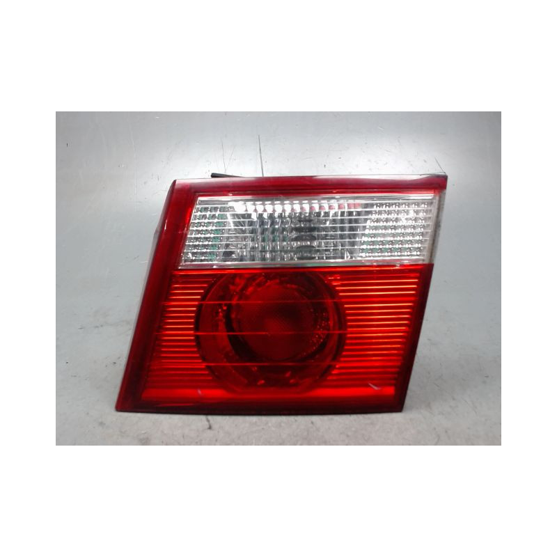 FEU ARRIERE INTERIEUR DROIT KIA CARENS 2002-