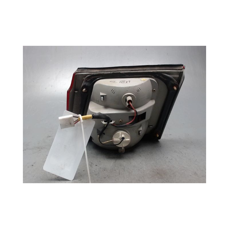 FEU ARRIERE INTERIEUR GAUCHE KIA CARENS 2002-