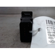BOUTON DE WARNING TOYOTA AVENSIS 2003-