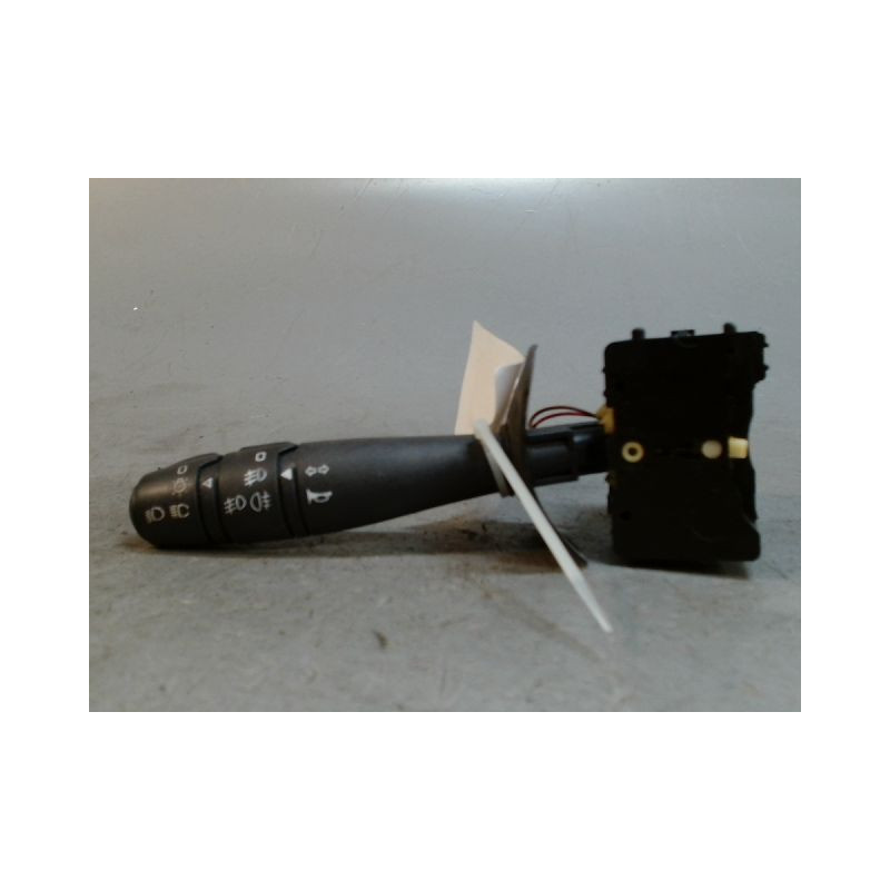 COMMANDE CLIGNOTANT DACIA LOGAN 4 P 05-08