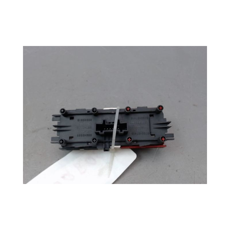 BOUTON DE WARNING RENAULT MEGANE CC 2P II Phase 2 2006-2009