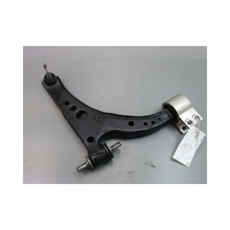 TRIANGLE INFERIEUR AVANT DROIT OPEL ASTRA 2004-