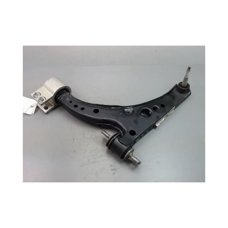 TRIANGLE INFERIEUR AVANT GAUCHE OPEL ASTRA 2004-