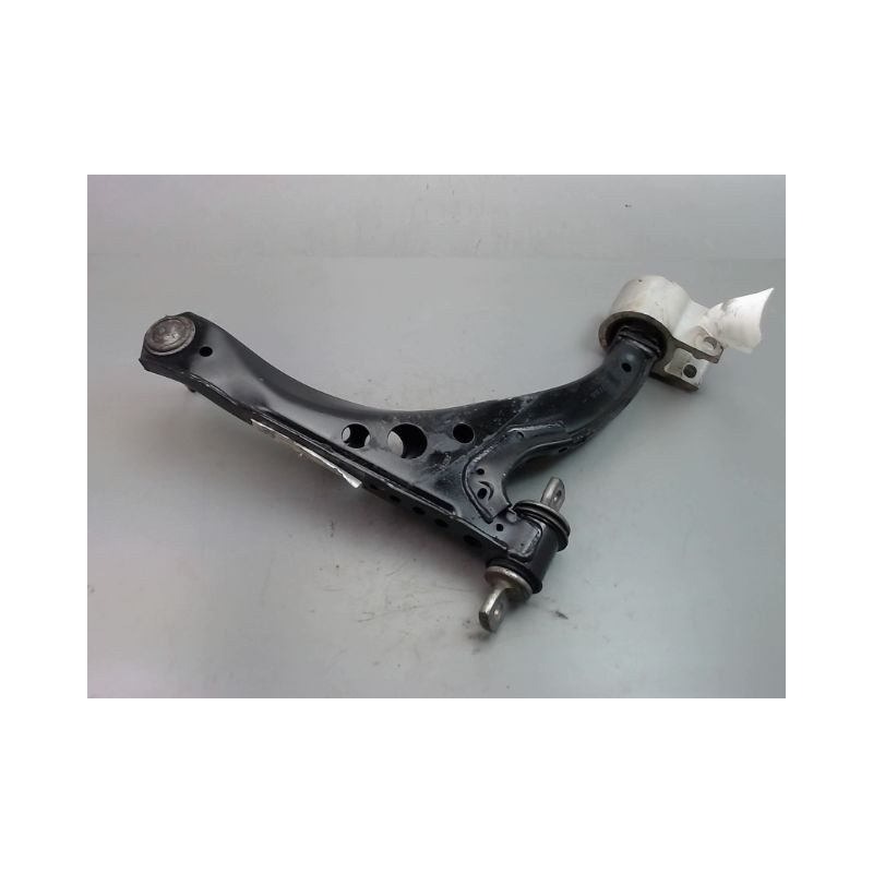 TRIANGLE INFERIEUR AVANT GAUCHE OPEL ASTRA 2004-