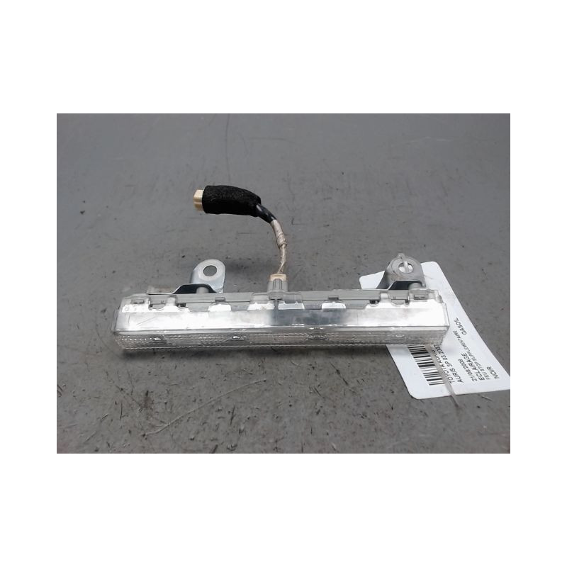 FEUX STOP SUPPLEMENTAIRE TOYOTA AURIS 2007-