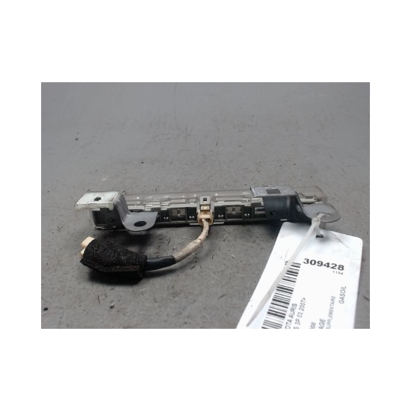 FEUX STOP SUPPLEMENTAIRE TOYOTA AURIS 2007-
