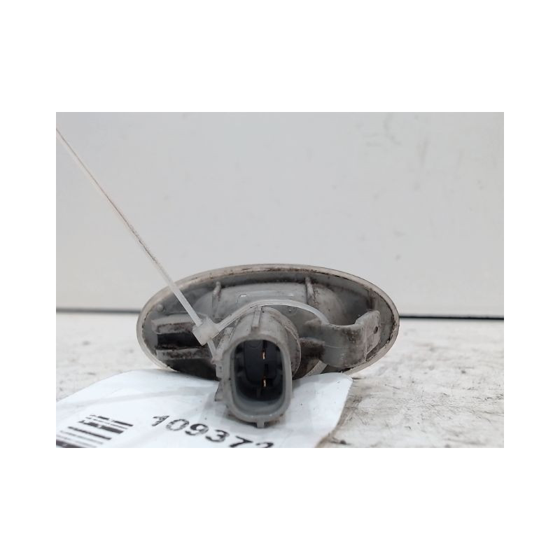 REPETITEUR AILE DROIT MAZDA 6