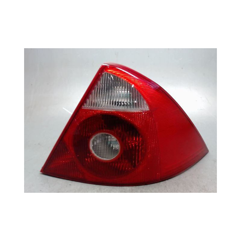 FEU ARRIERE DROIT FORD MONDEO 2000-2007