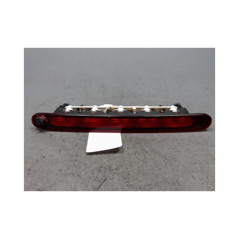 FEUX STOP SUPPLEMENTAIRE SUZUKI SWIFT