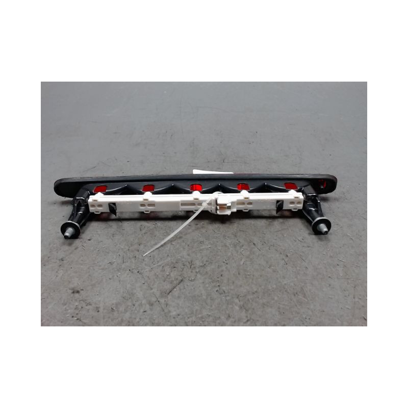 FEUX STOP SUPPLEMENTAIRE SUZUKI SWIFT