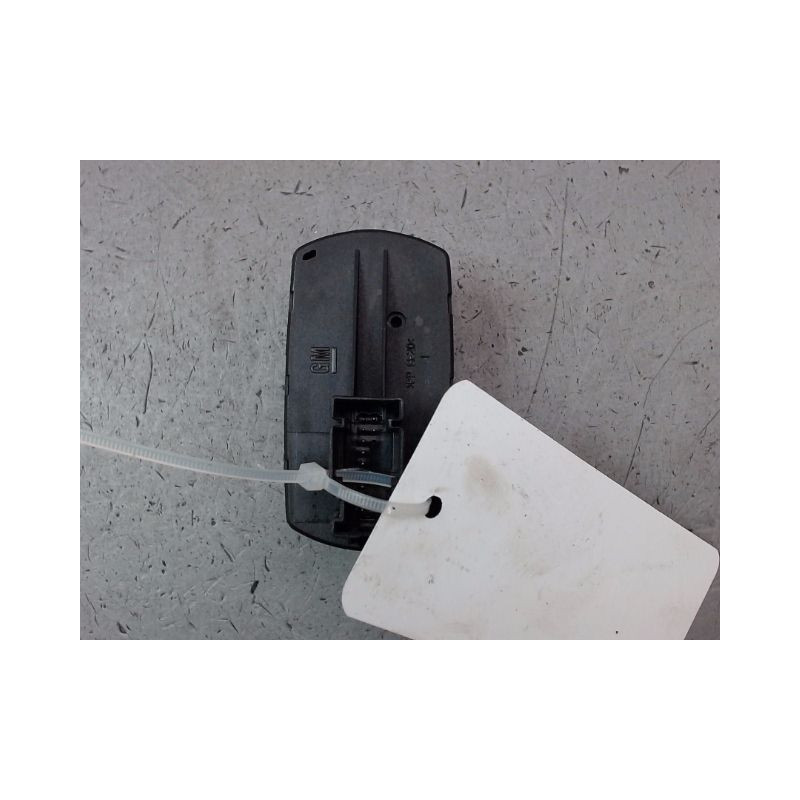 COMMANDE LEVE-GLACE PORTE AVG OPEL CORSA IV Phase 2 (D) 2011-...