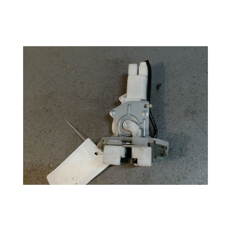 SERRURE HAYON  SUZUKI SWIFT 3P