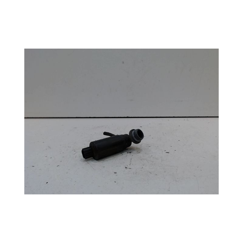 POMPE LAVE-GLACE AVANT TOYOTA AVENSIS