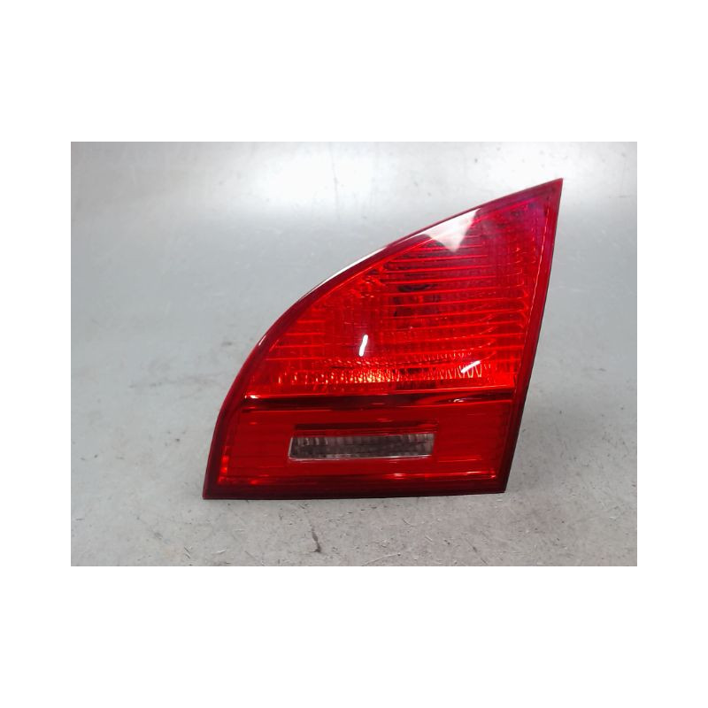 FEU ARRIERE INTERIEUR DROIT KIA VENGA 09-