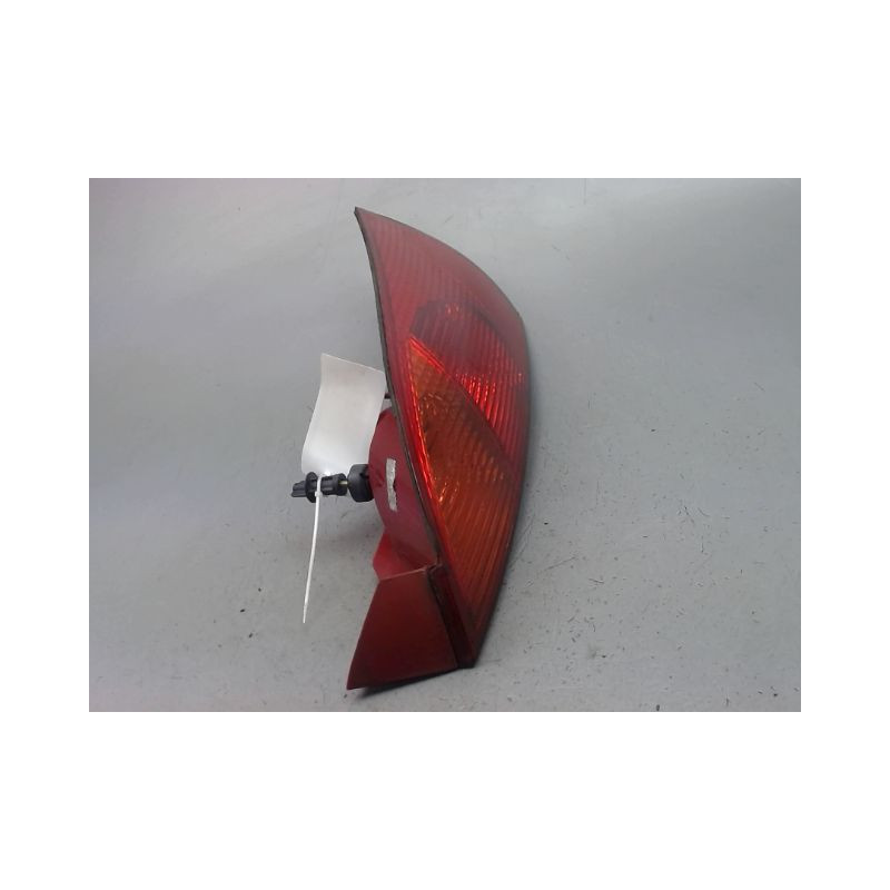 FEU ARRIERE GAUCHE  FORD FOCUS I 1998-2004