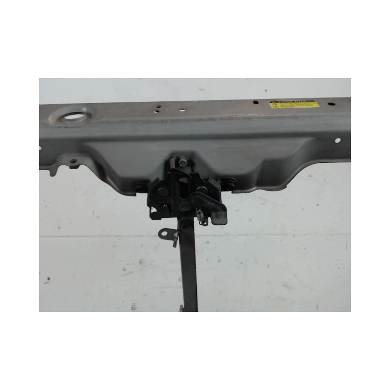 TRAVERSE SUPERIEURE ARMATURE AVANT TOYOTA YARIS 2003-
