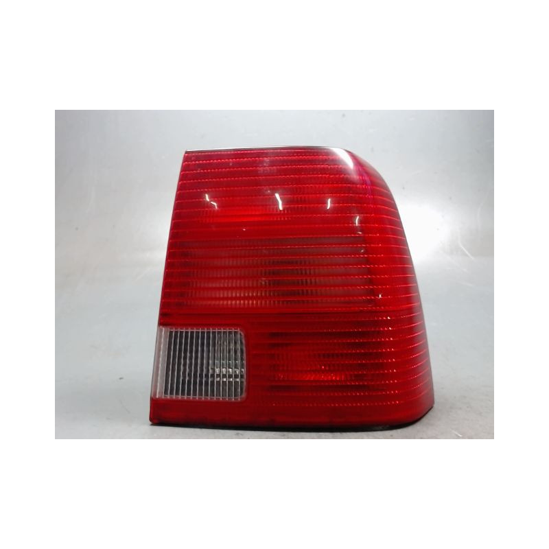FEU ARRIERE DROIT VOLKSWAGEN PASSAT 96-2000