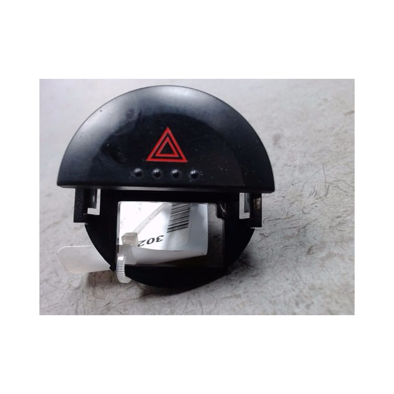 BOUTON DE WARNING NISSAN X-TRAIL