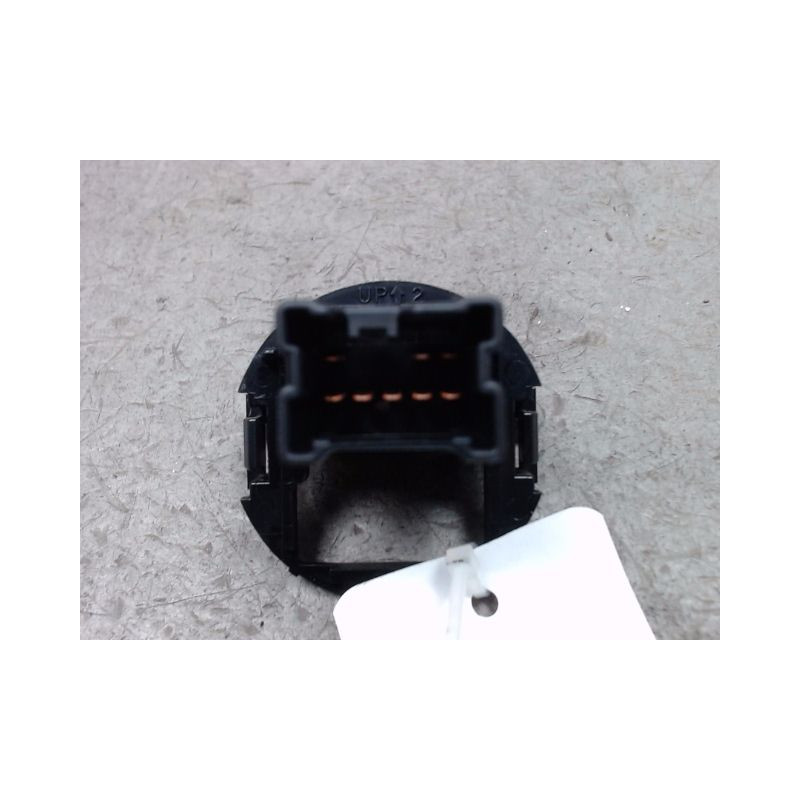 BOUTON DE WARNING NISSAN X-TRAIL