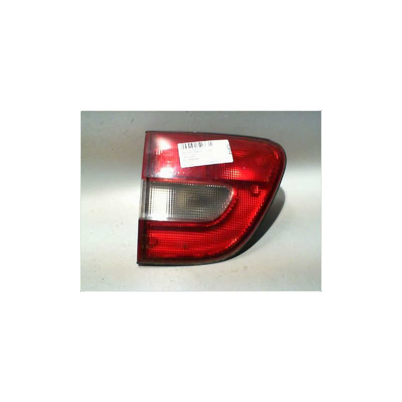 FEU ARRIERE INTERIEUR GAUCHE SUZUKI BALENO BREAK 96-02