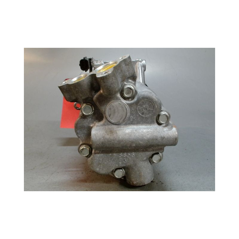COMPRESSEUR AIR CONDITIONNE RENAULT CLIO 5  ESSENCE