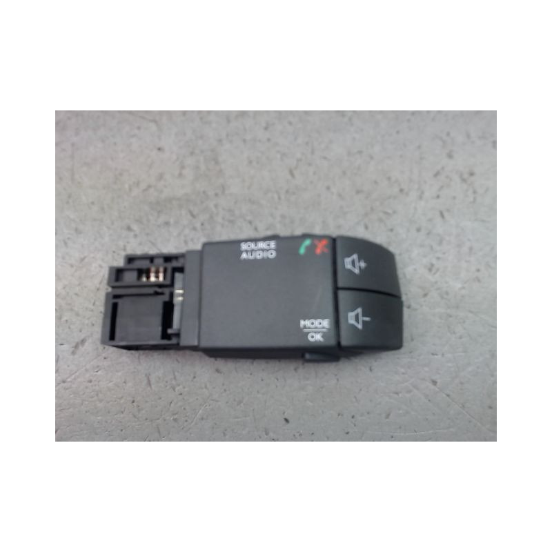 COMMANDE AUTORADIO RENAULT TWINGO III 2014-...