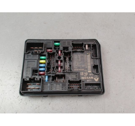 PLATINE FUSIBLE AV