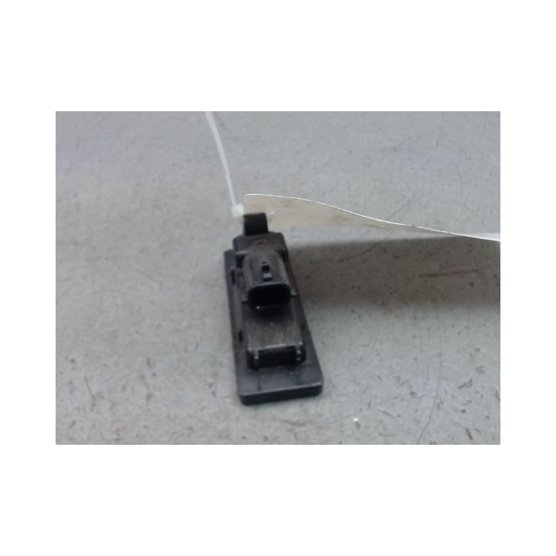 ECLAIREUR PLAQUE DE POLICE GAUCHE DACIA SANDERO 2008-