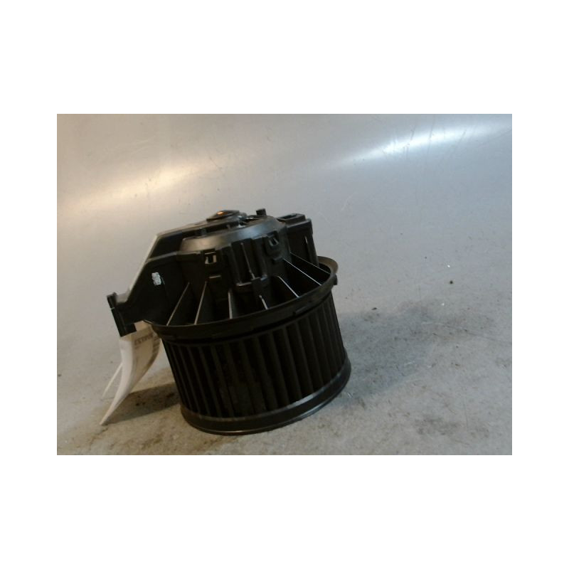 MOTEUR VENTILATEUR CHAUFFAGE FORD FIESTA 2010-