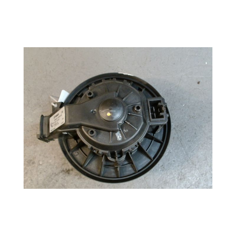 MOTEUR VENTILATEUR CHAUFFAGE FORD FIESTA 2010-