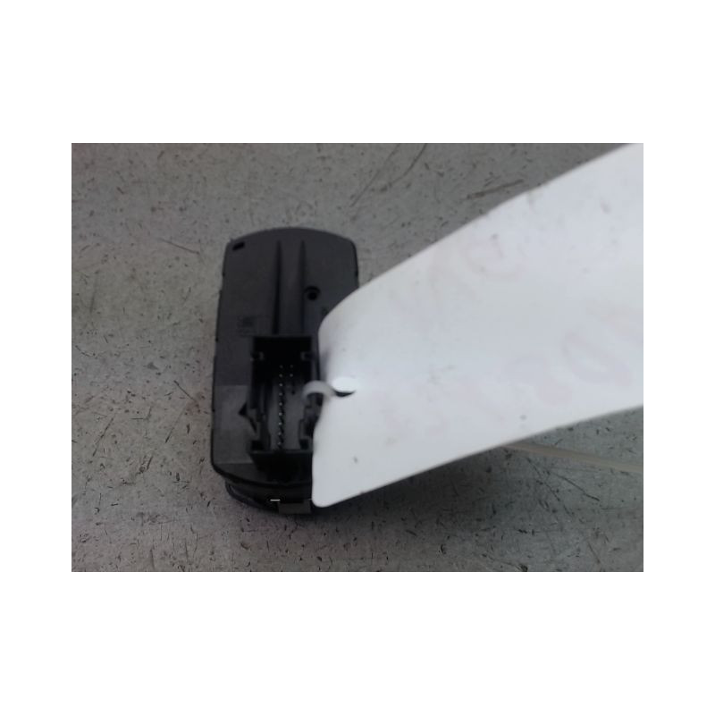 COMMANDE LEVE-GLACE PORTE AVG OPEL CORSA IV Phase 2 (D) 2011-...