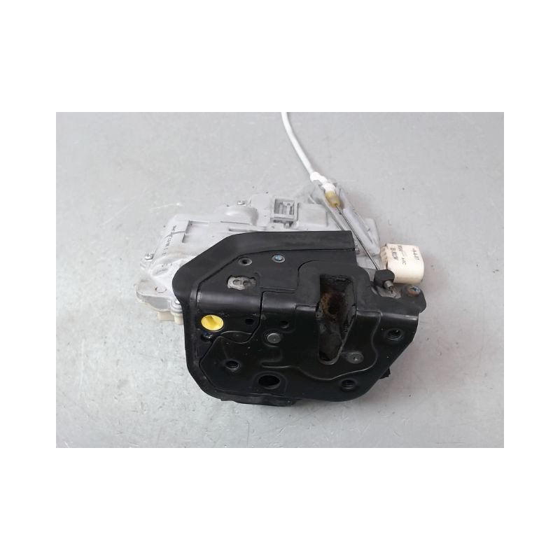SYSTEME CONDAMNATION AVANT GAUCHE AUDI A3 II Phase 1 (8P) 2003-2008