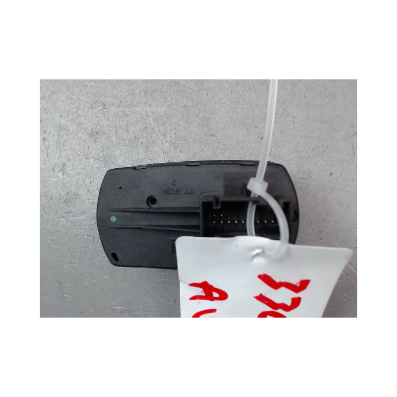 COMMANDE LEVE-GLACE PORTE AVG OPEL CORSA 2010-