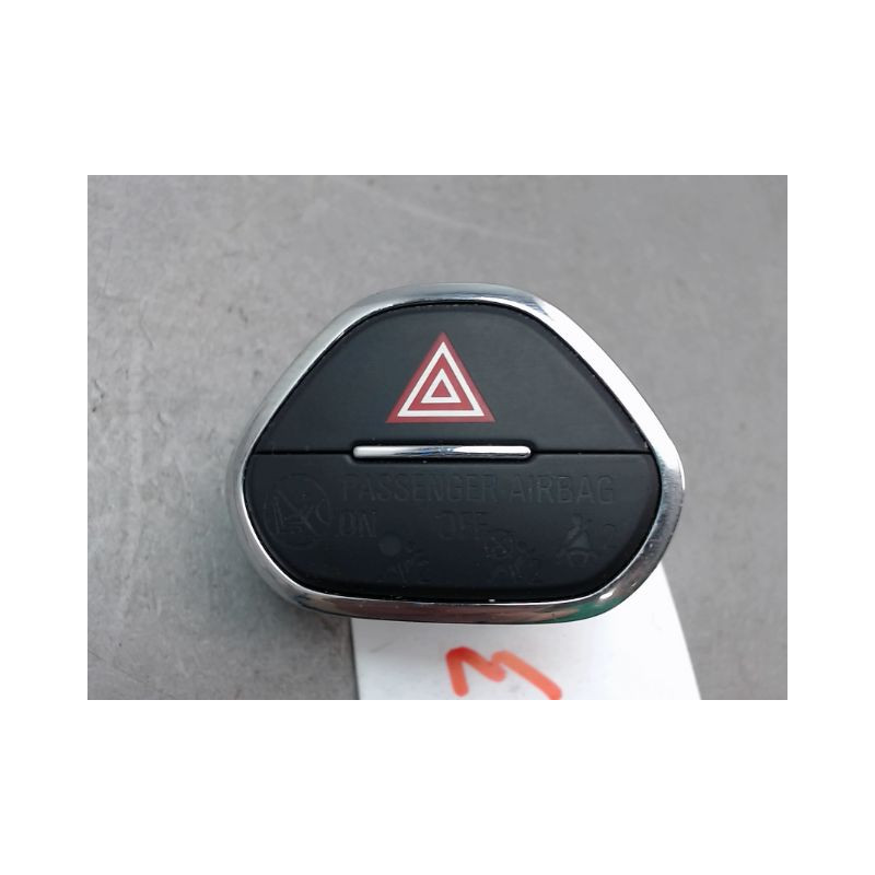 BOUTON DE WARNING OPEL CORSA 2010-